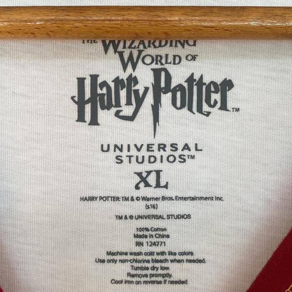 Harry Potter Gryffindor Shirt - Picture 4 of 5